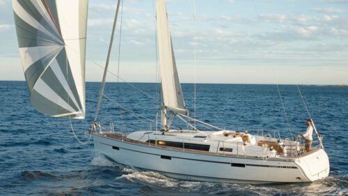 Bavaria-41-charter-rent-sailboat-yachtco-2.jpeg