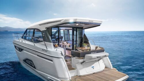Bavaria-motor-yacht-charter-rent-yachtco-3.jpg