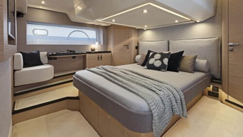 Beneteau-motor-yacht-charter-rent-yachtco-6.jpg