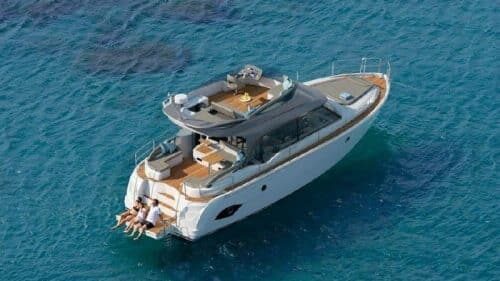 Fairline-charter-rent-motoryacht-yachtco-15-1.jpg