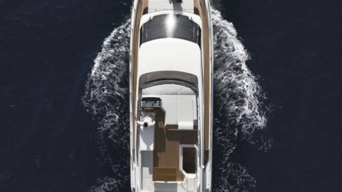 Ferretti-charter-verhuur-motoryacht-yachtco-13.jpg