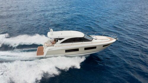 Jeanneau-motor-yacht-charter-pronajem-yachtco-40-1.jpg