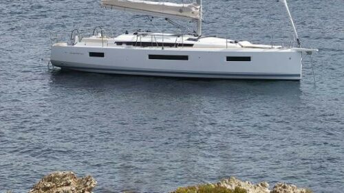 Jeanneau-sailboat-charter-rent-yachtco-8-1.jpg