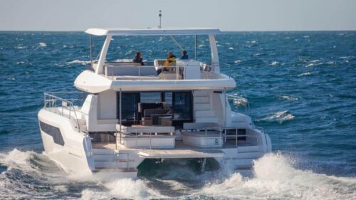 Leopard-Power-catamarán-alquiler-yachtco-5-1.jpg