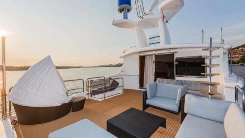 Luxury-Yacht-charter-rent-yachtco-12.jpg