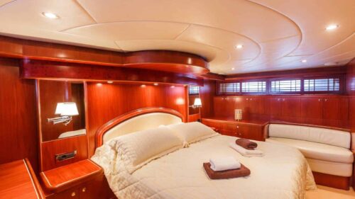 Luxury-Yacht-charter-rent-yachtco-21.jpg