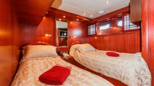 Luxury-Yacht-charter-rent-yachtco-23.jpg