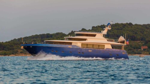 Luxury-Yacht-charter-rent-yachtco-3-1.jpg
