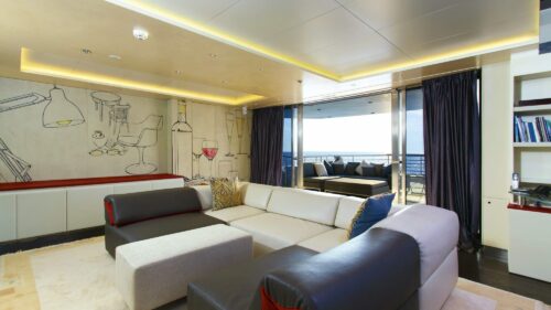Rent-Luxury-Yachts-16.jpg
