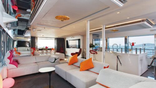 Rent-Luxury-Yachts-19.jpg