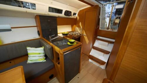 Sailboat-charter-rent-yachtco-34.jpg