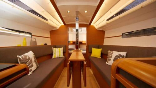 Sailboat-charter-rent-yachtco-40.jpg