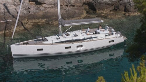 Sailboat-charter-rent-yachtco-5-1.jpg
