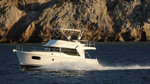 Swift-Trawler-motorboat-charter-renting-yachtco-2.jpg