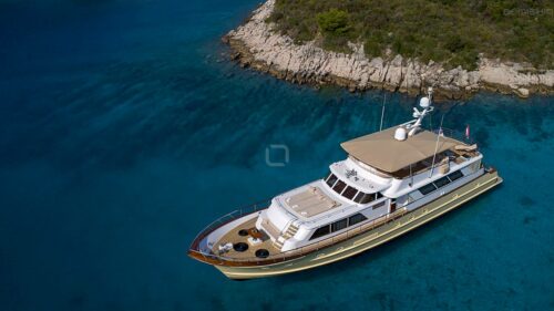 l_croatia-luxury-crew-yacht-charter-broward-marine-30-auriane-2-