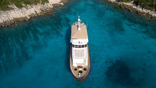 l_croatia-luxury-crew-yacht-charter-broward-marine-30-auriane-6-