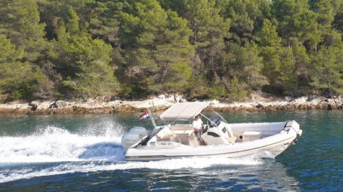 luxury-crew-charter-croatia-auriane-11-