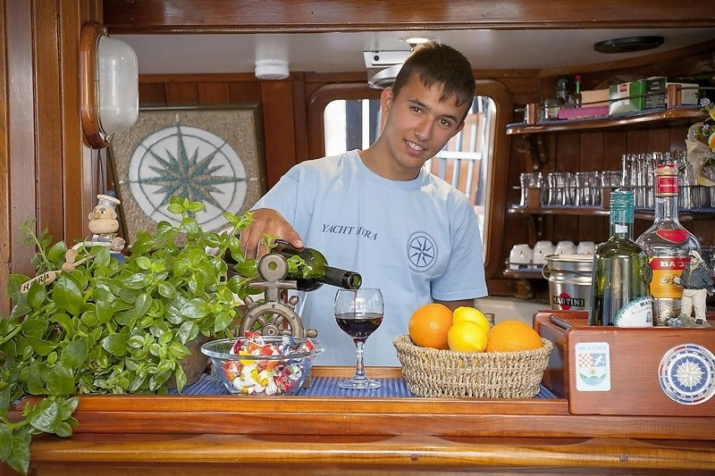 gulet-hera-charter-croatia-rental (18) hera-yacht-charter-croatia-sailing-holidays-croatia-booking-yacht-charter-croatia-catamarans-sailboats-motorboats-gulets-luxury-yachts-boat-rental-12