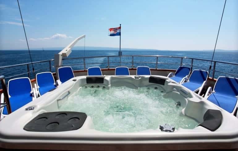 gulet-luna-charter-croatia-rental (8) luna-yacht-charter-croatia-sailing-holidays-croatia-booking-yacht-charter-croatia-catamarans-sailboats-motorboats-gulets-luxury-yachts-boat-rental-1