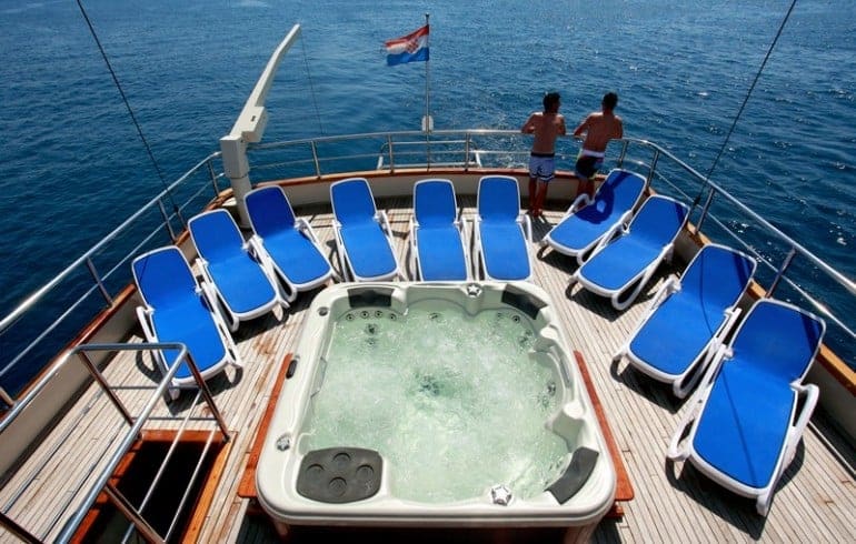 gulet-luna-charter-croatia-rental (9) una-yacht-charter-croatia-sailing-holidays-croatia-booking-yacht-charter-croatia-catamarans-sailboats-motorboats-gulets-luxury-yachts-boat-rental-10
