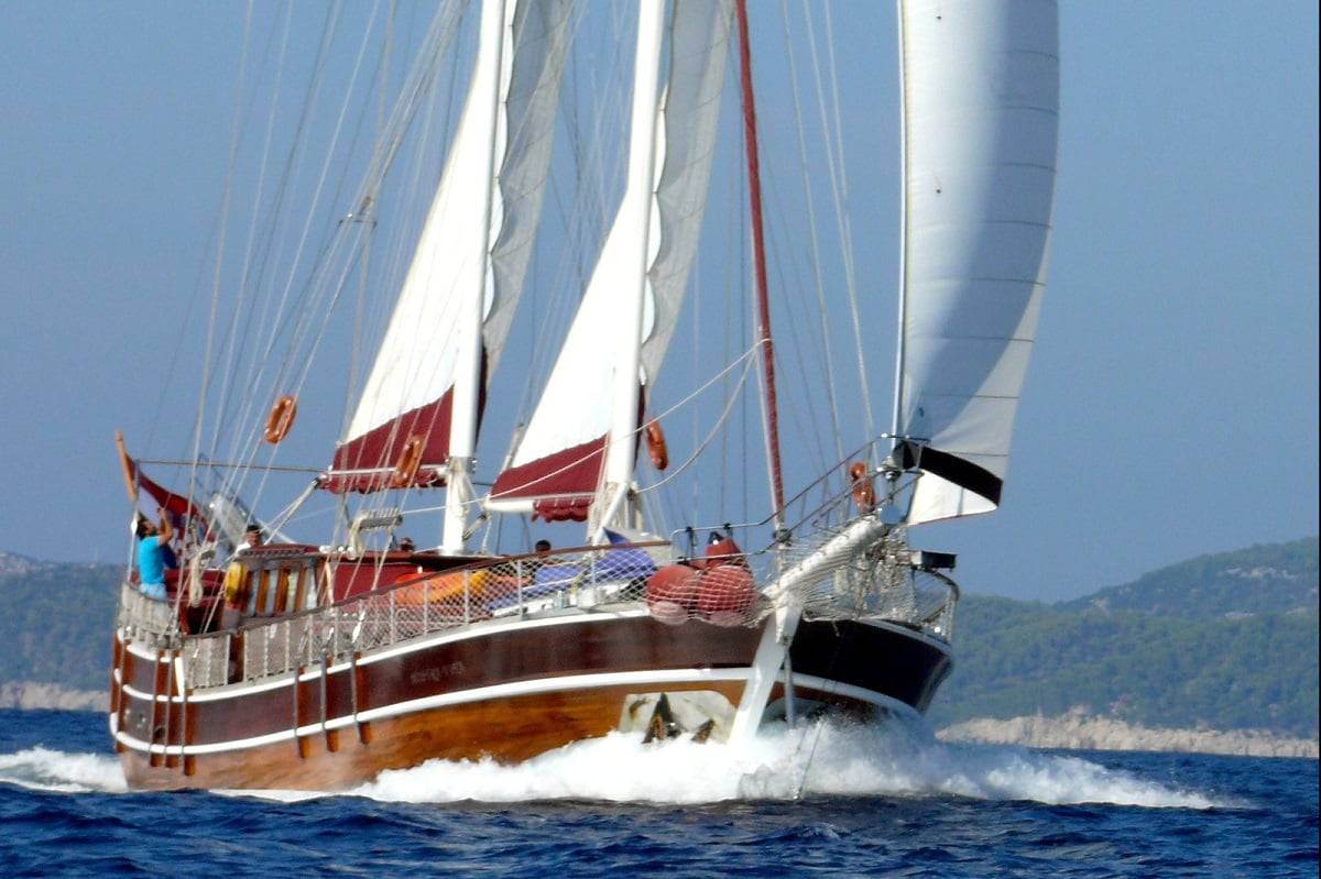 gulet-nostra-vita-charter-croatia-rental-5 lagoon 52 s-yacht-charter-croatia-sailing-holidays-croatia-booking-yacht-charter-croatia-catamarans-sailboats-motorboats-gulets-luxury-yachts-boat-rental-croatia 6