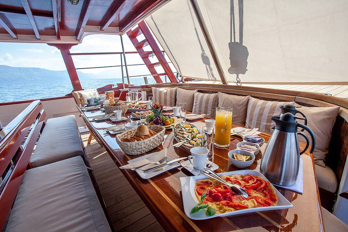 gulet-romanca-charter-croatia-rental (17) romanca-charter-croatia-sailing-holidays-croatia-booking-yacht-charter-croatia-catamarans-sailboats-motorboats-gulets-luxury-yachts-boat-rental-16