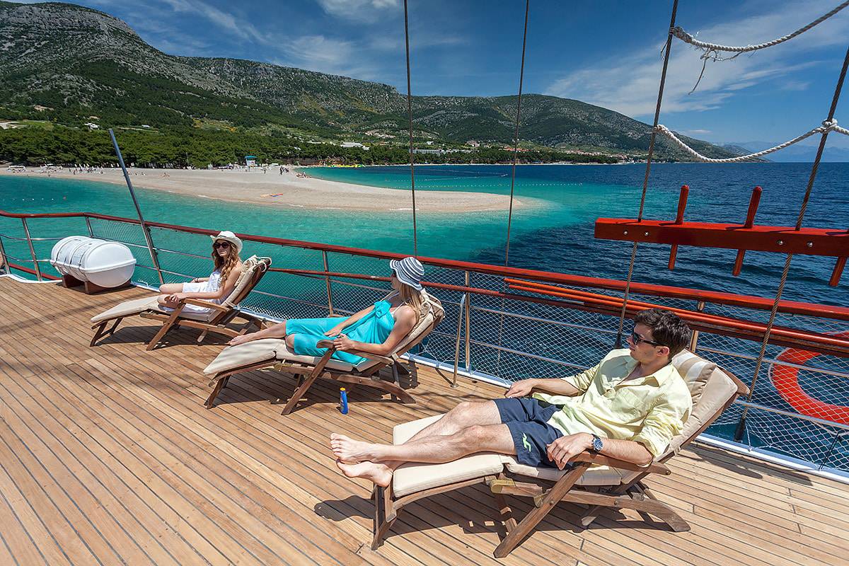 gulet-romanca-charter-croatia-rental (8) romanca-charter-croatia-sailing-holidays-croatia-booking-yacht-charter-croatia-catamarans-sailboats-motorboats-gulets-luxury-yachts-boat-rental-2