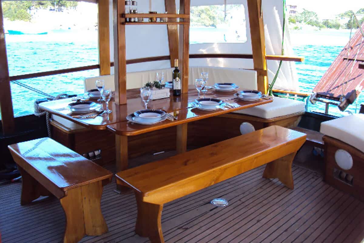 gulet-vila-vrgade-charter-croatia-rental (10) vila-vrgade-charter-croatia-sailing-holidays-croatia-booking-yacht-charter-croatia-catamarans-sailboats-motorboats-gulets-luxury-yachts-boat-rental-7