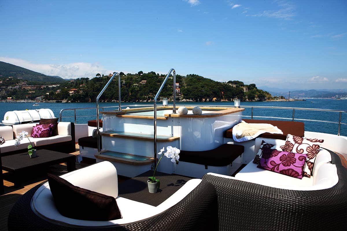zaliv-III-charter-croatia-rental (7) zaliv-III-yacht-charter-croatia-sailing-holidays-croatia-booking-yacht-charter-croatia-catamarans-sailboats-motorboats-gulets-luxury-yachts-boat-rental-croatia-5.